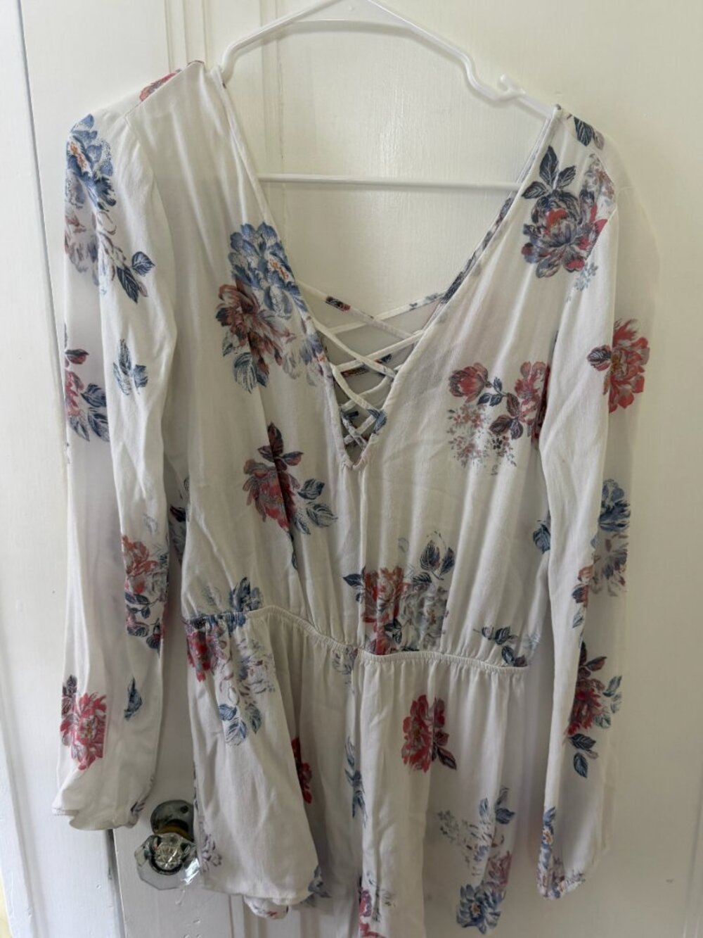 Kendall & Kylie White Floral Lace-Up Romper Size Small